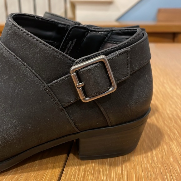 Life Stride Ankle Boot - Picture 5 of 8